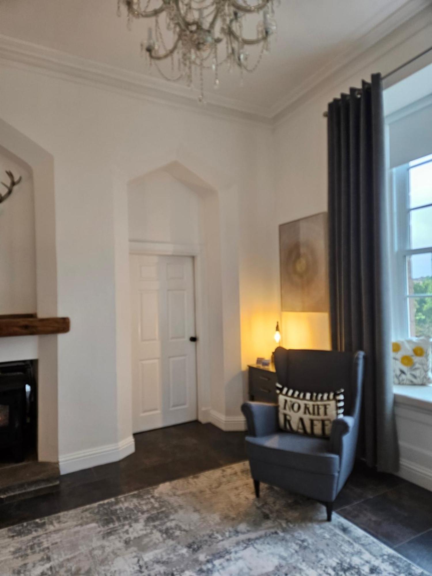 Langhouse Castle Bed And Breakfast Inverkip Extérieur photo